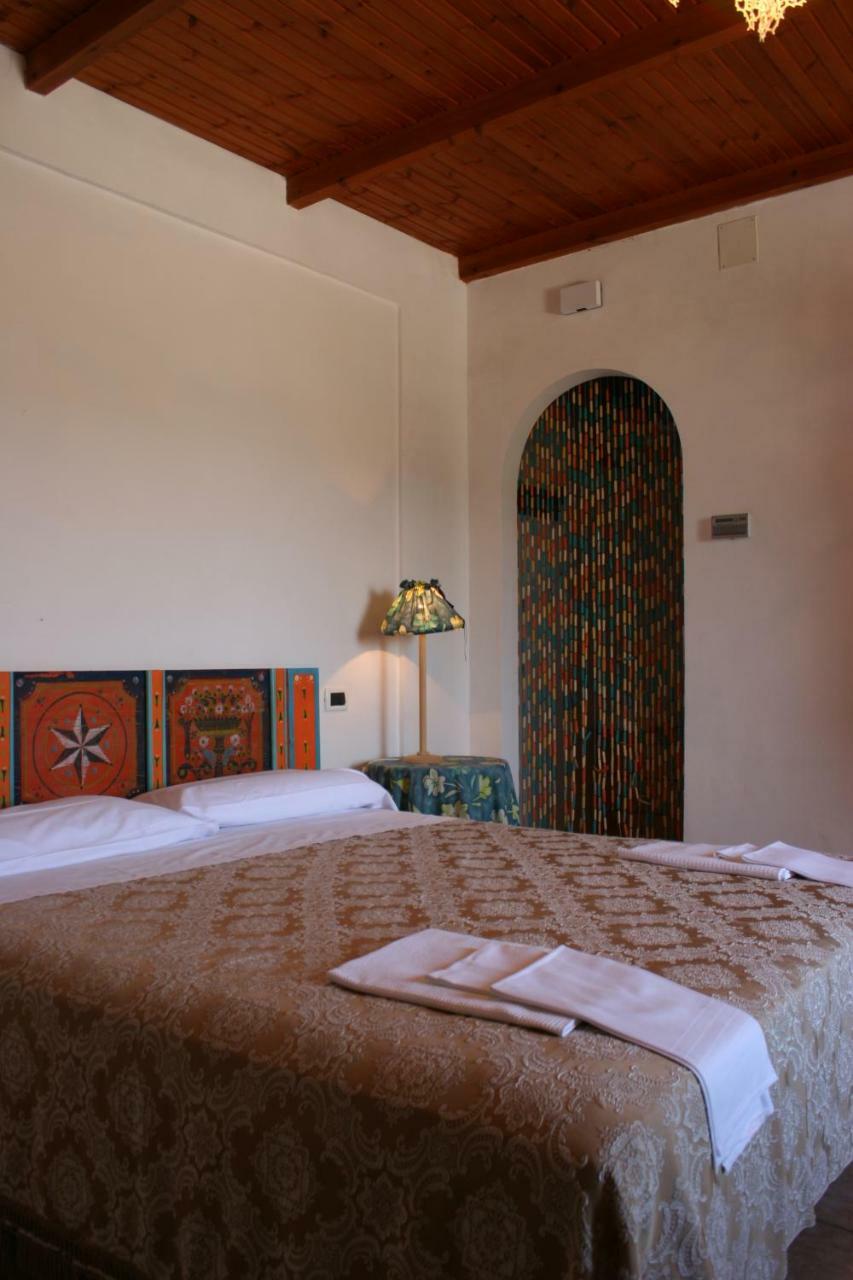 Agriturismo Torre Mannella - La Loggia 圣安杰洛城 外观 照片